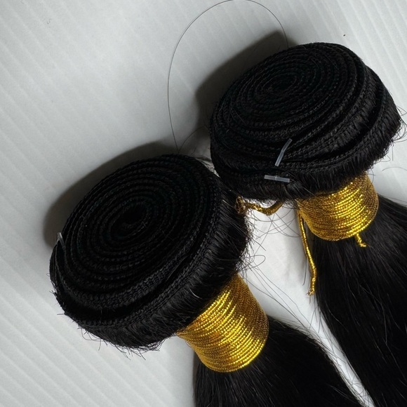 Straight 100% Unprocessed Straight Human hair Bundles 24” & 26” - Picture 4 of 9